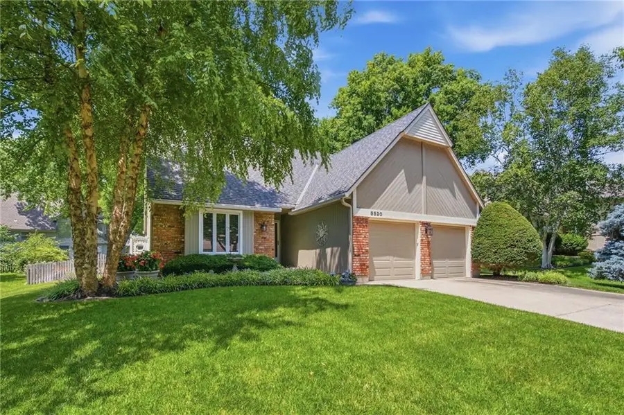 8520 Darnell Street, Lenexa, KS 66215 - #2