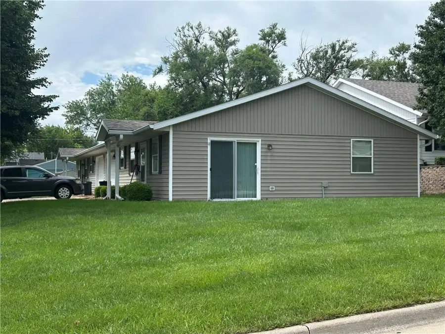 422-424 Mattie Street, Maryville, MO 64468 - #2