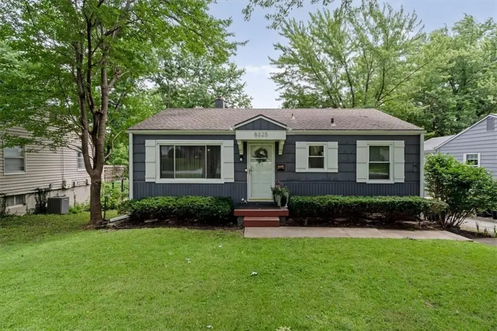 8325 Locust Street, Kansas City, MO 64131 - #1