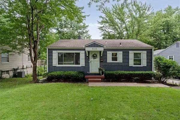 8325 Locust Street, Kansas City, MO 64131