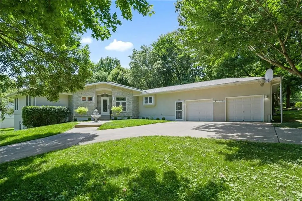 4242 N Grand Avenue, Kansas City, MO 64116 - #1