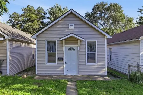 621 Kiowa Street, Leavenworth, KS 66048