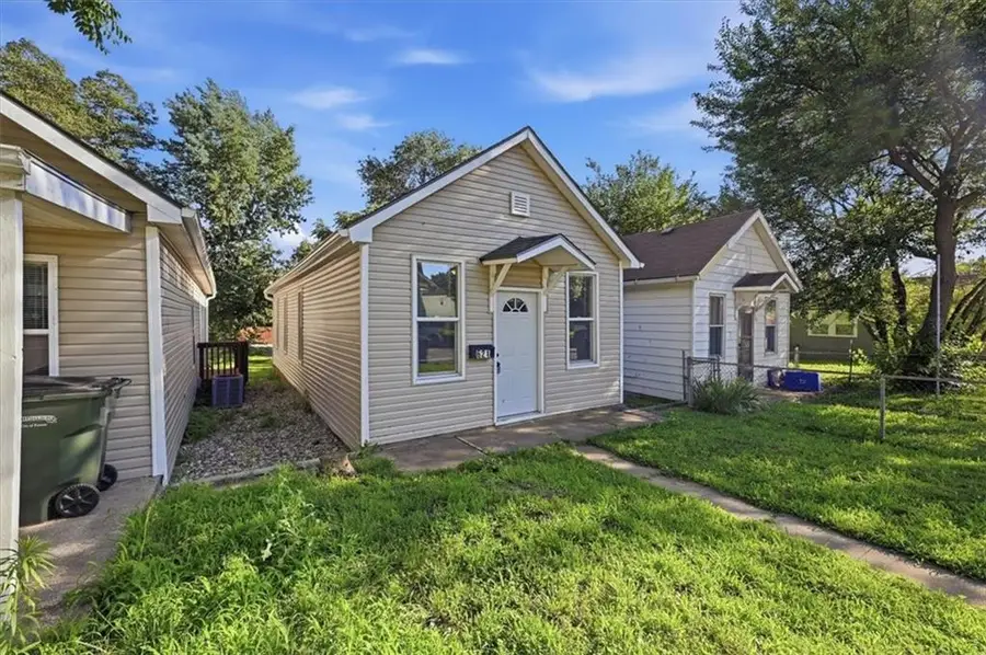 621 Kiowa Street, Leavenworth, KS 66048 - #2