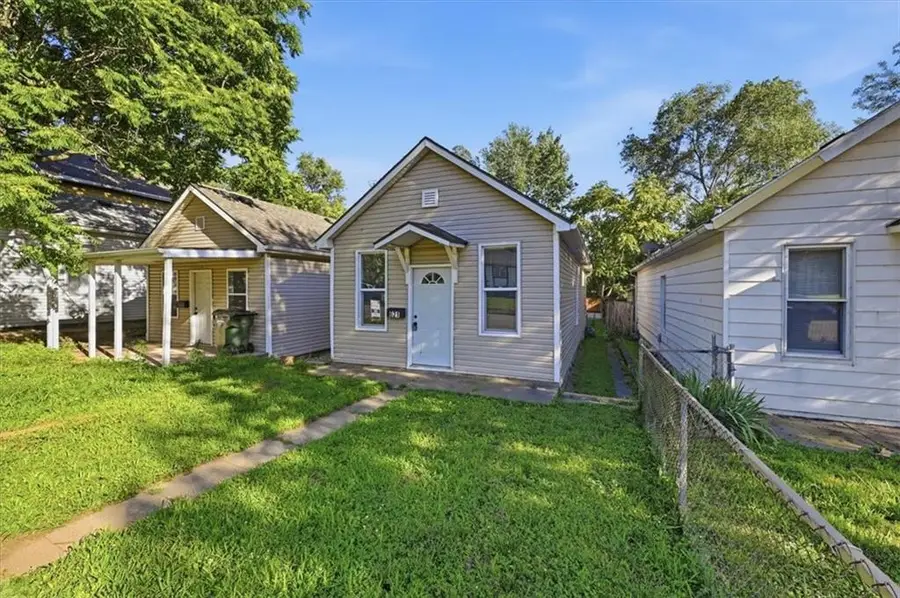621 Kiowa Street, Leavenworth, KS 66048 - #3