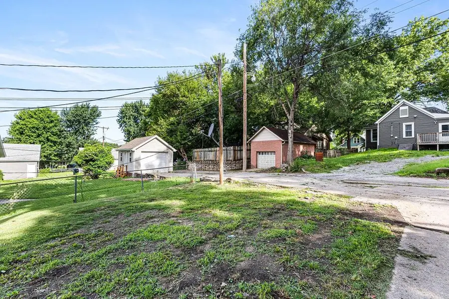 3816 W Ayrlawn Drive, Saint Joseph, MO 64503 - #3