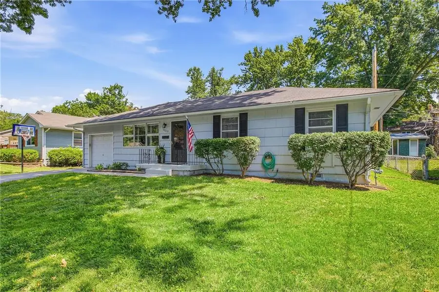 11317 Norton Avenue, Kansas City, MO 64137 - #2