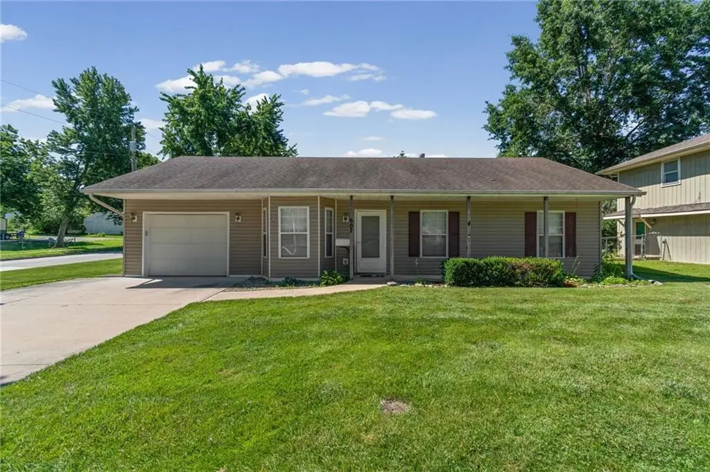 607 W 6th Street, Cameron, MO 64429 - #1