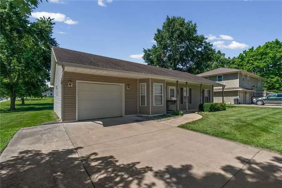 607 W 6th Street, Cameron, MO 64429 - #2