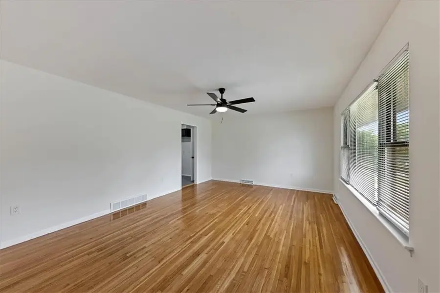 5416 Agnes Avenue, Kansas City, MO 64130 - #3