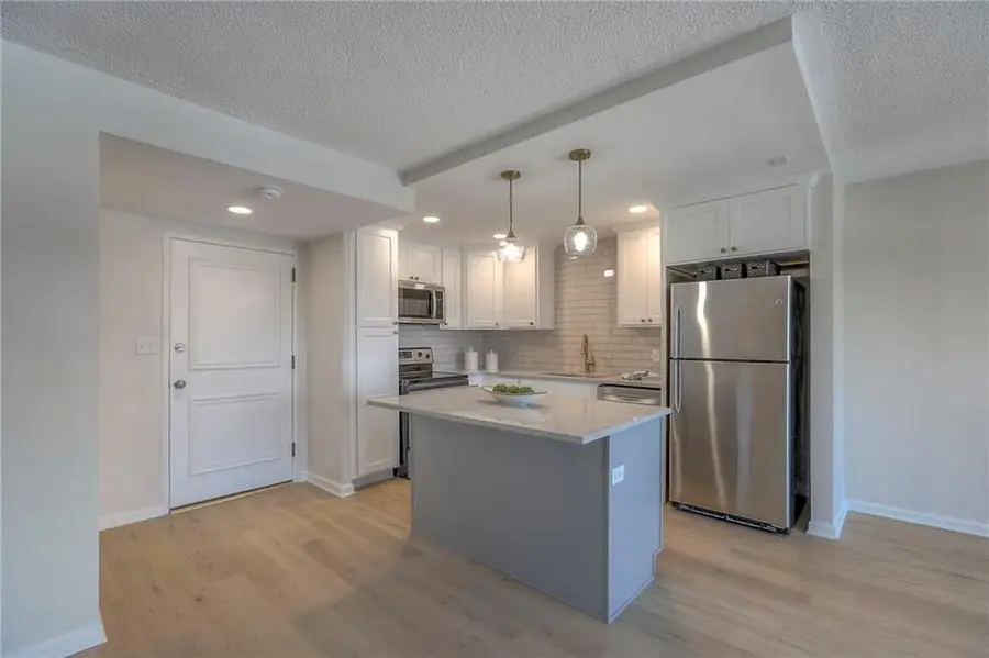 4545 Wornall Road #1009, Kansas City, MO 64111 - #3