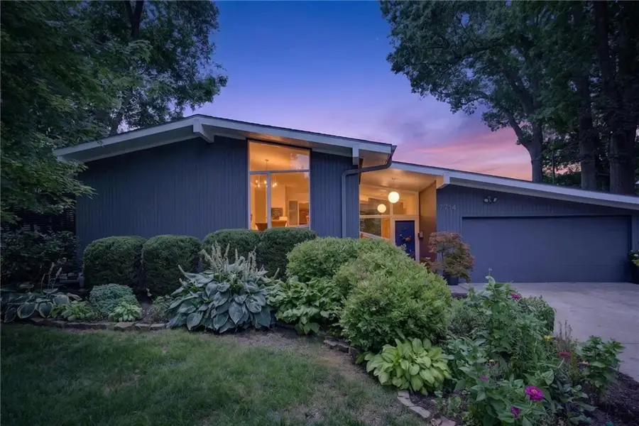7714 Fairway Street, Prairie Village, KS 66208 - #2