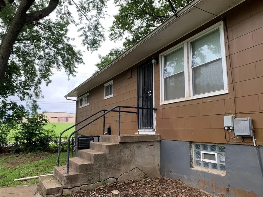 11417 Sycamore Terrace, Kansas City, MO 64134 - #2