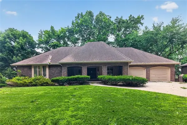 8017 W 102nd Terrace, Overland Park, KS 66212