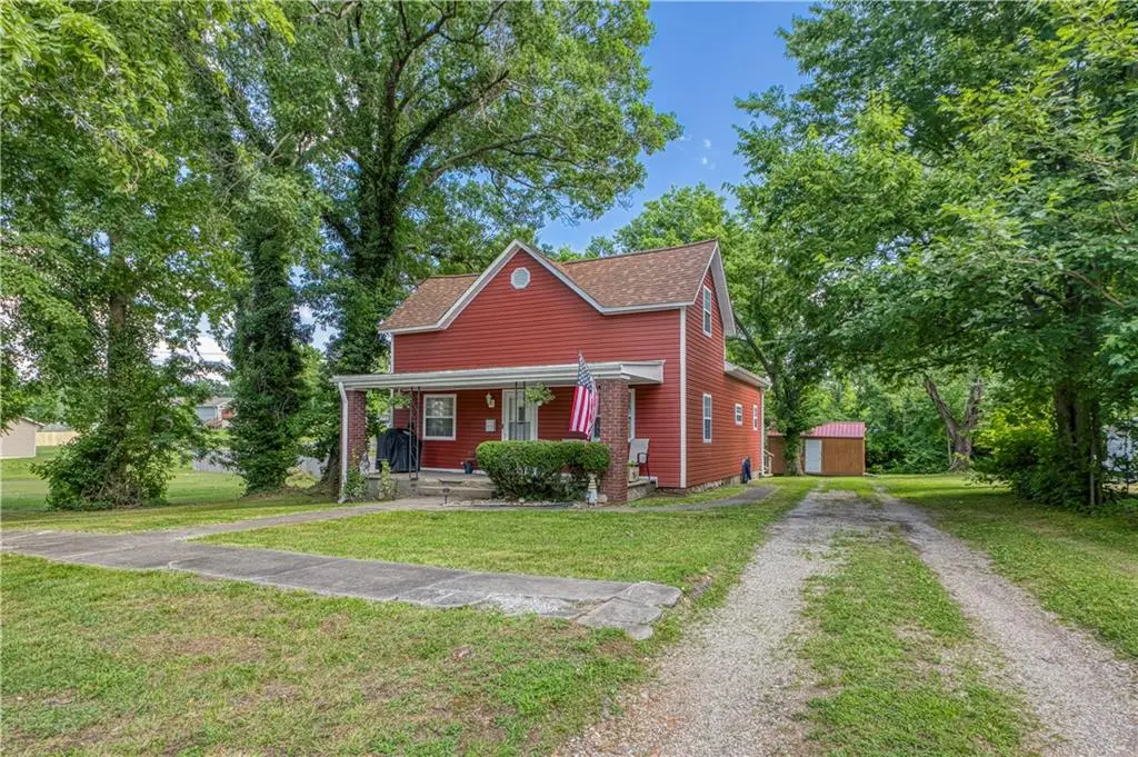335 E 9th Street, Baxter Springs, KS 66713 - #1