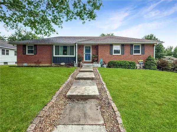 500 W 33rd Street, Higginsville, MO 64037