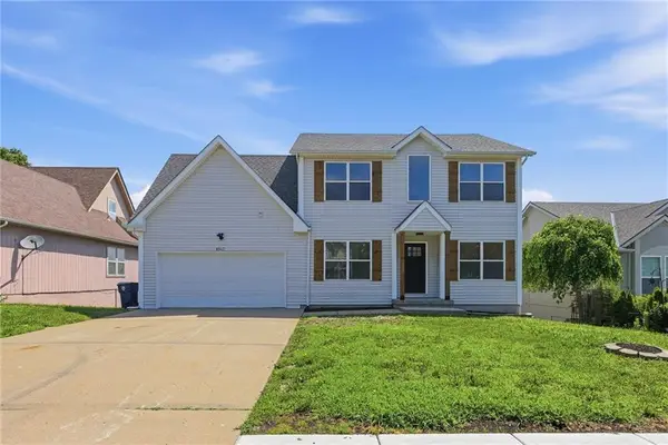 8547 N Robinhood Avenue, Kansas City, MO 64154