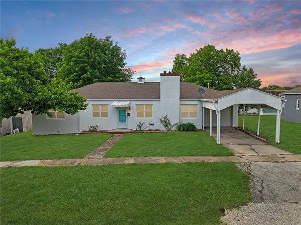 409 W Van Buren Street, Gallatin, MO 64640