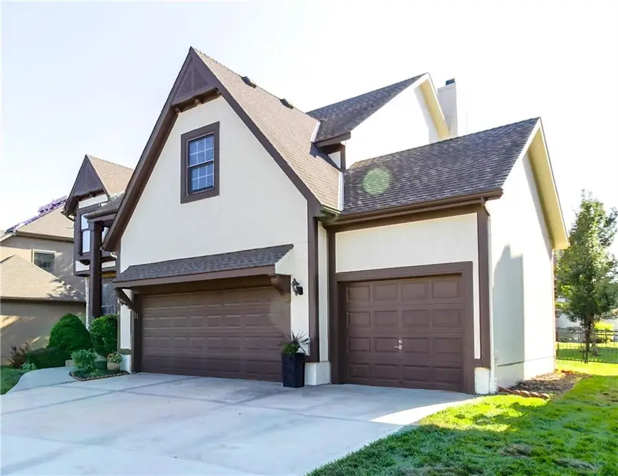 13918 Parkhill Street, Overland Park, KS 66221 - #2