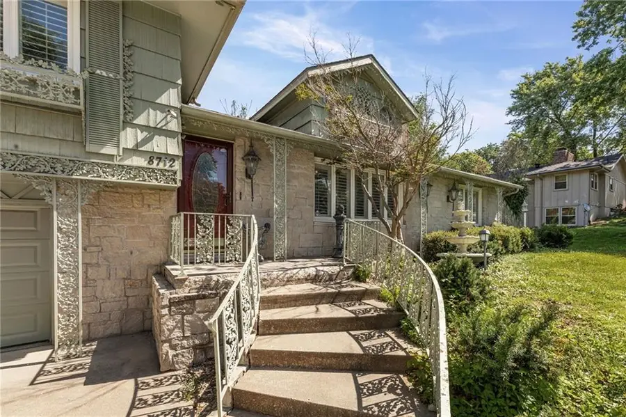 8712 Waverly Avenue, Kansas City, KS 66109 - #2