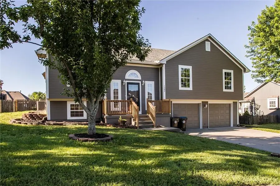 1302 Ridge Tree Lane, Pleasant Hill, MO 64080 - #2
