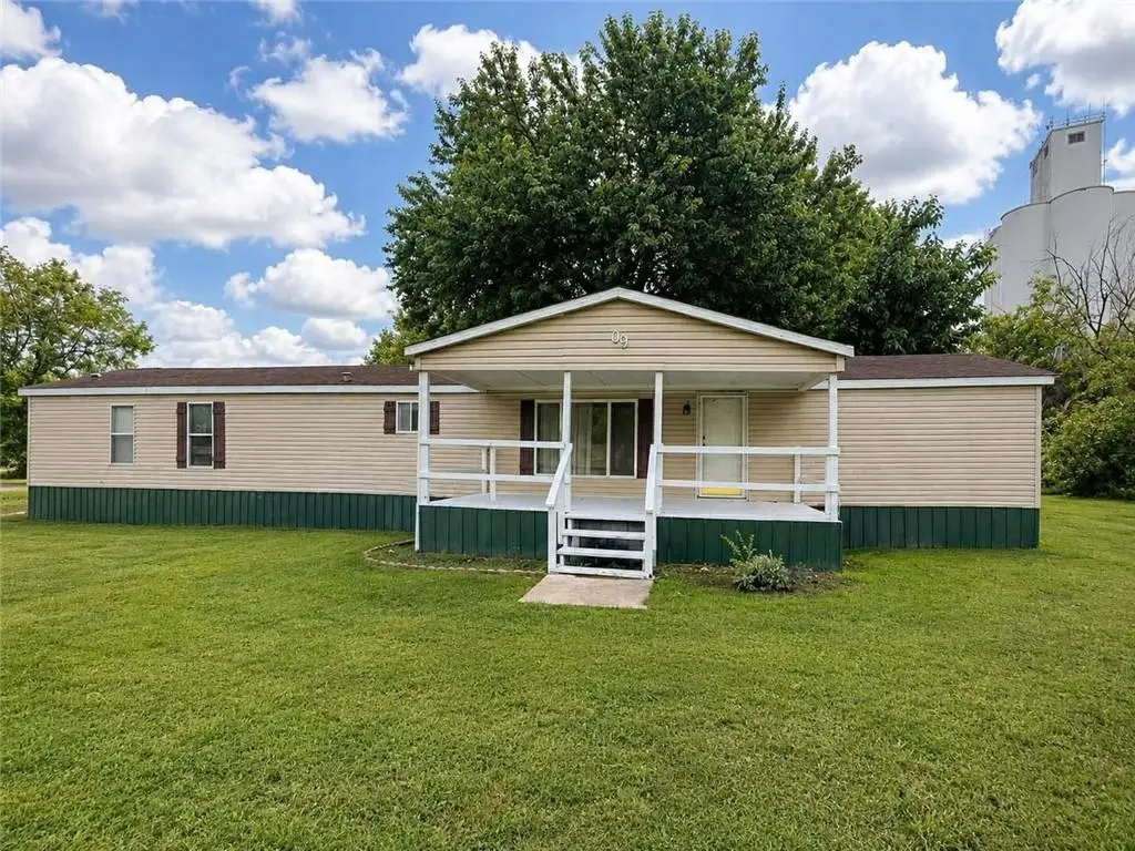 809 W 9th Street, Baxter Springs, KS 66713 - #1