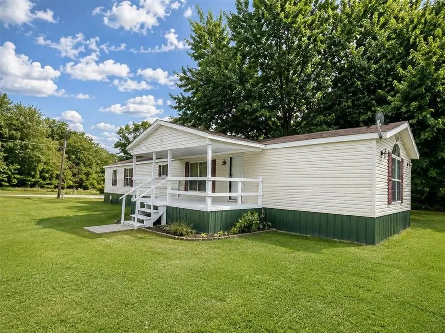 809 W 9th Street, Baxter Springs, KS 66713 - #2