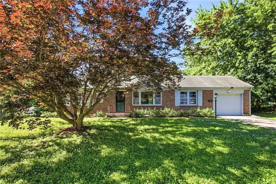10101 E 69th Street, Raytown, MO 64133 - #2