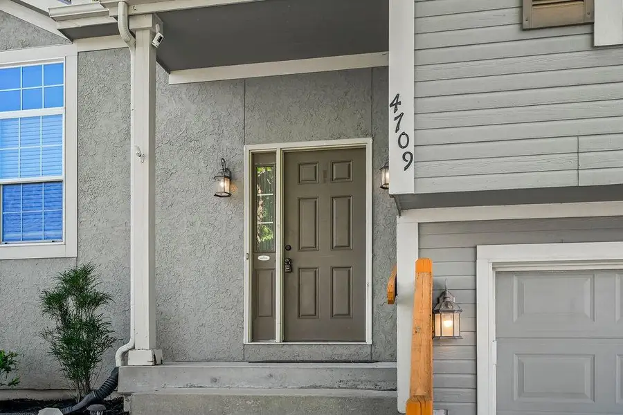 4709 Edgehill Street, Leavenworth, KS 66048 - #2