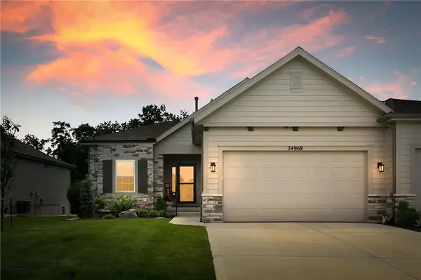 24969 W 94th Place, Lenexa, KS 66227
