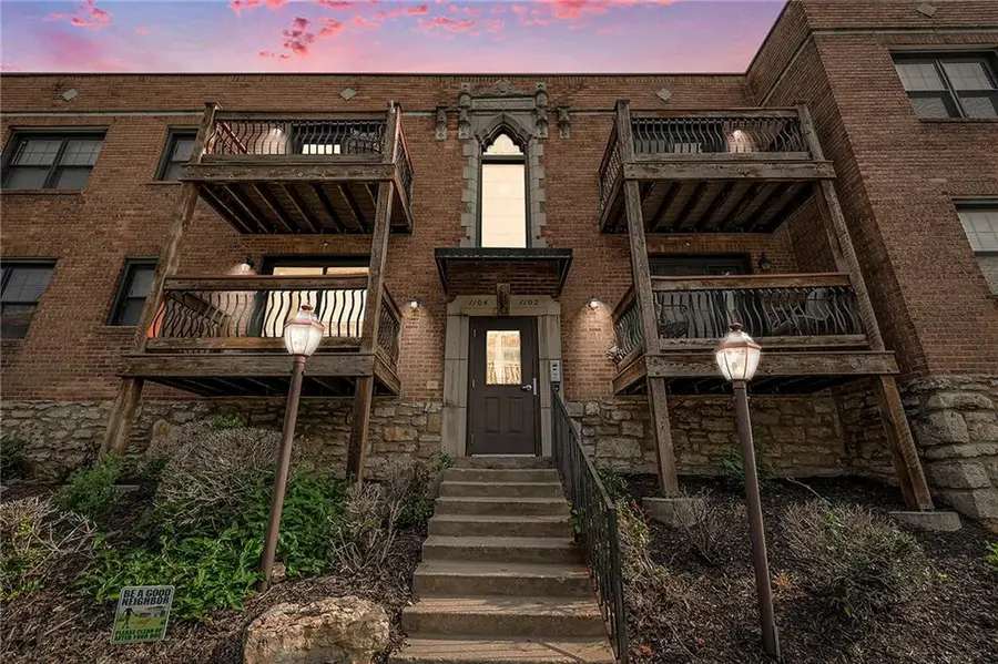 1104 W 46th Street #2, Kansas City, MO 64111 - #2