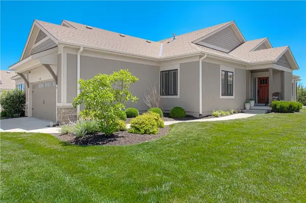 11475 S Waterford Drive, Olathe, KS 66061