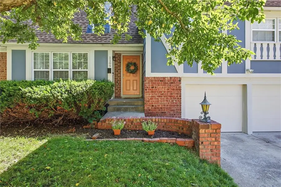 1109 Queens Place, Kansas City, MO 64131 - #2