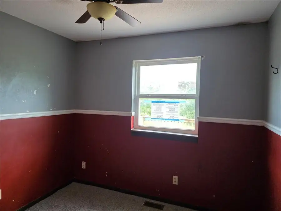1421 S 6th Street, Atchison, KS 66002 - #3