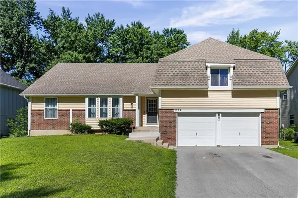 7732 Westgate Drive, Lenexa, KS 66216