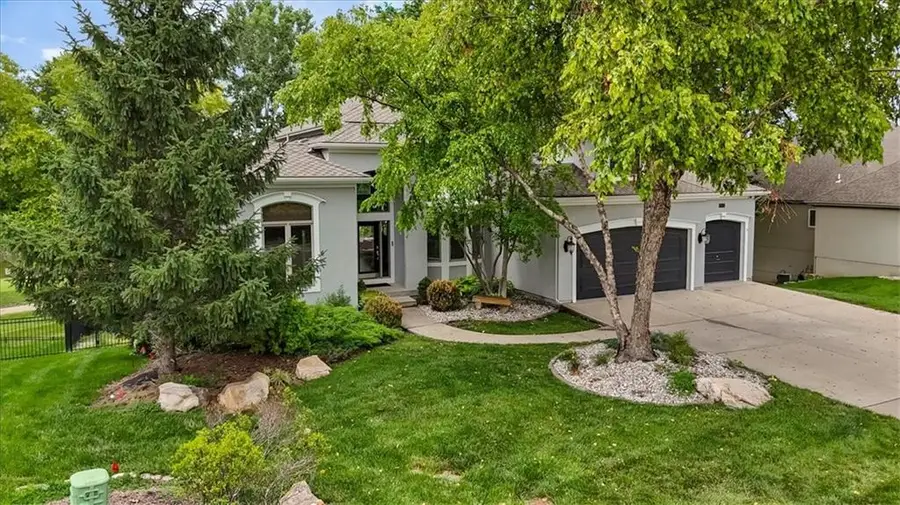 9920 Skyview Lane, Lenexa, KS 66220 - #3