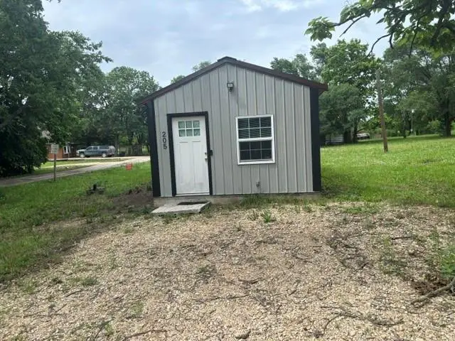 205 E Arms Street, Toronto, KS 66777 - #1