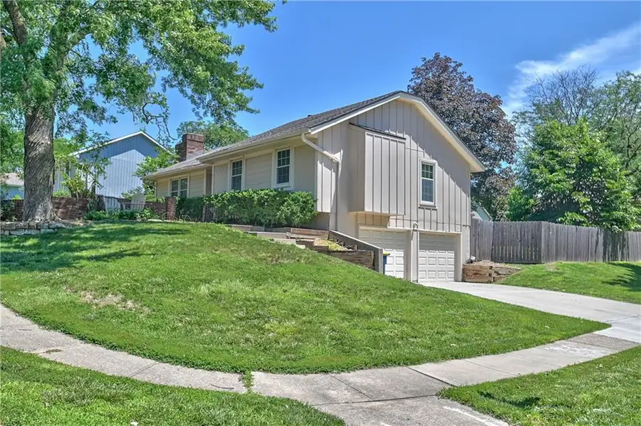 8515 NW Pomona Avenue, Kansas City, MO 64152 - #2