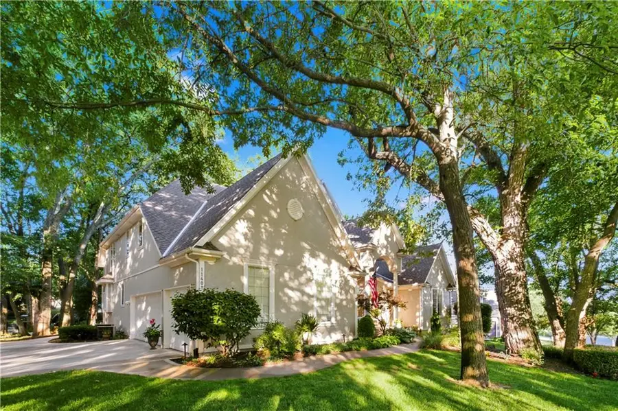 11401 W 141st Street, Overland Park, KS 66221 - #2
