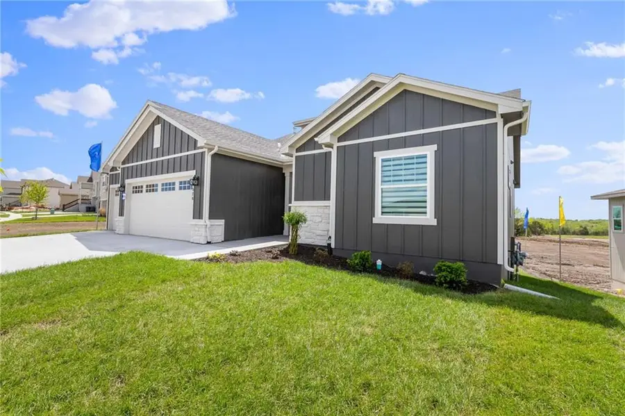 1386 N 163rd Court, Basehor, KS 66007 - #2