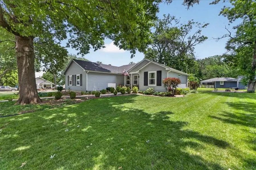 301 S Elm Street, Louisburg, KS 66053 - #3