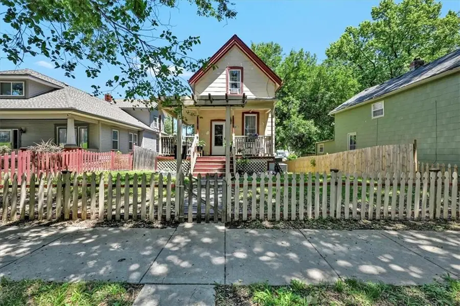 718 N Broadway Street, Leavenworth, KS 66048 - #2