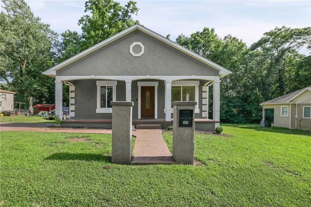 309 E Black Diamond Street, Richmond, MO 64085 - #1