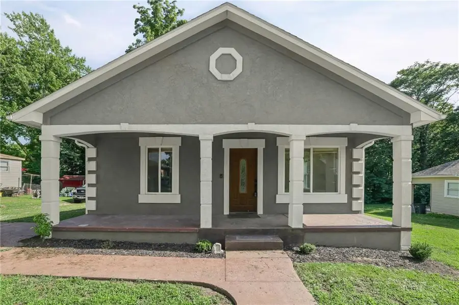 309 E Black Diamond Street, Richmond, MO 64085 - #2