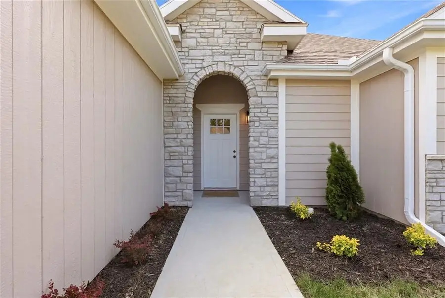 328 NE 51st Road, Warrensburg, MO 64093 - #2