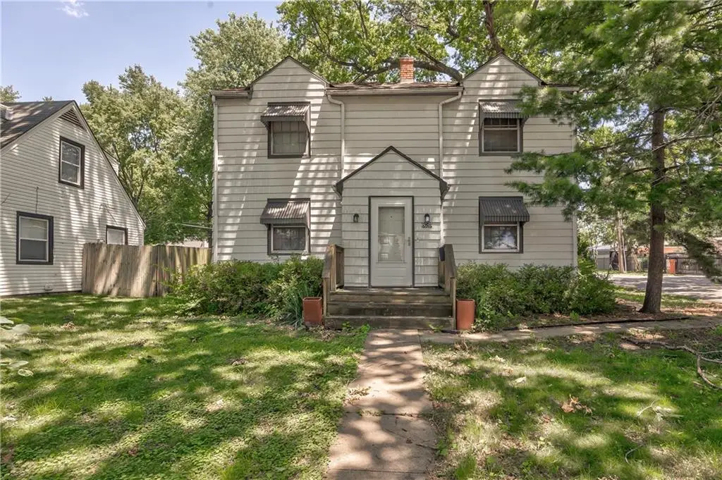 8037 Jefferson Street, Kansas City, MO 64114 - #1