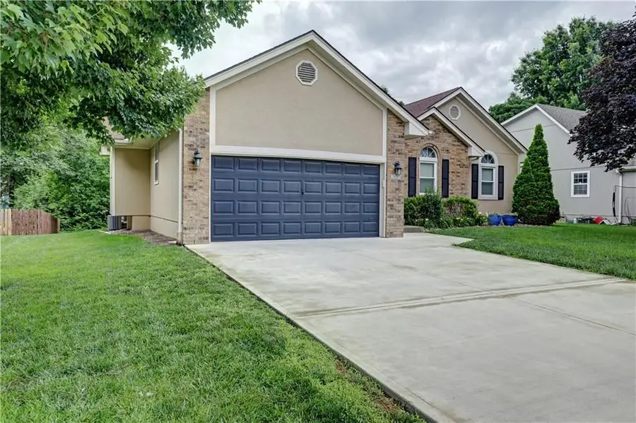 205 SE Breon Bay Street, Lees Summit, MO 64063 - #2