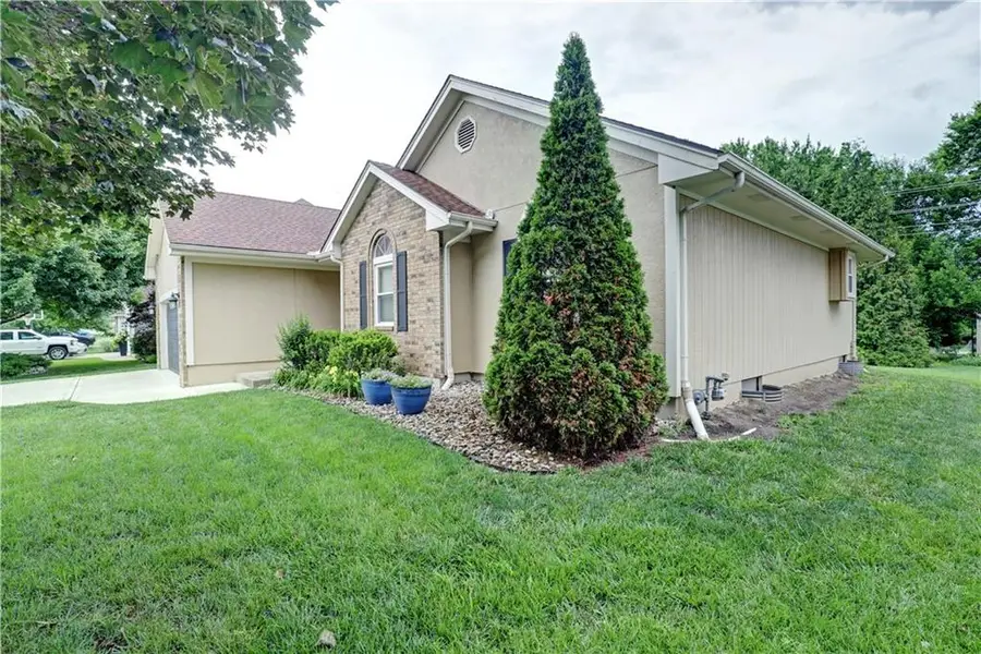 205 SE Breon Bay Street, Lees Summit, MO 64063 - #3