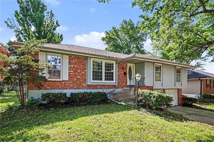 11047 Spring Valley Road, Kansas City, MO 64134 - #2