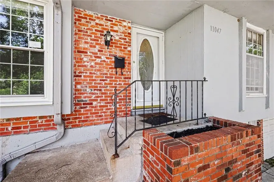 11047 Spring Valley Road, Kansas City, MO 64134 - #3