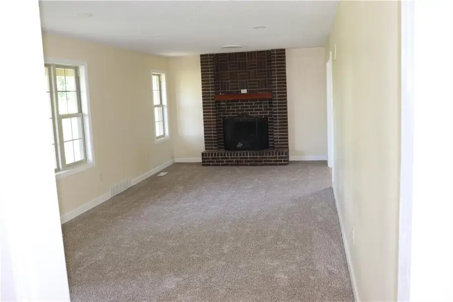 17568 Kansas Avenue, Tonganoxie, KS 66086 - #3